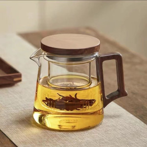 High borosilicate teapot with walnut handle